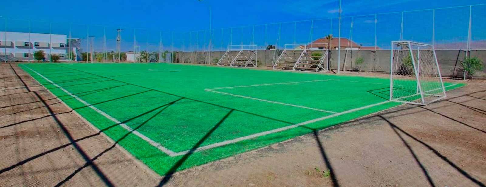 Cancha de pasto sintético